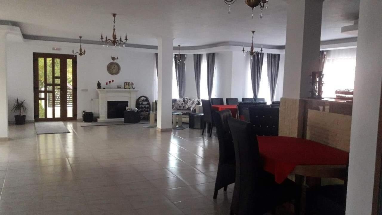 Отель La Casa Alana Вишеу-де-Жос Экстерьер фото